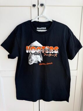 Retro Hooters Osaka Japan Souvenir Graphic Tee Men’s Size L Grunge Streetwear